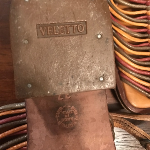 Leather Veletto small heels - Picture 2 of 2